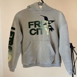 Freecity cropped pull over hoodie